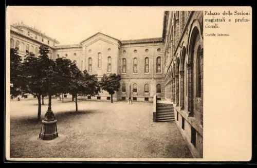 AK Torino, Palazzo delle Sezioni magistrali e professionali, Cortile interno