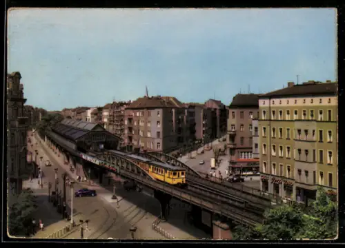 AK Berlin-Prenzlauer Berg, Schönhauser Allee Ecke Dimitroffstrasse mit Hochbahn