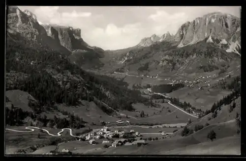 AK Corvara /Dolomiti, Vista verso Colfosco e Passo Gardena
