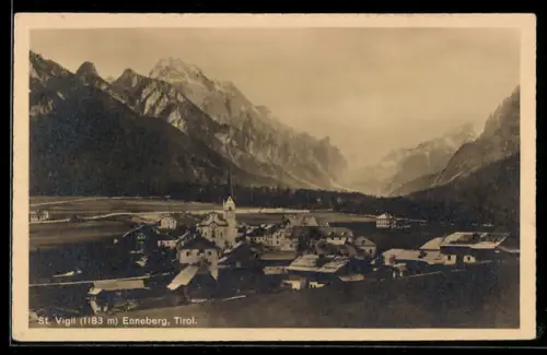 AK St. Vigil /Enneberg, Vista panoramica del villaggio con montagne sullo sfondo