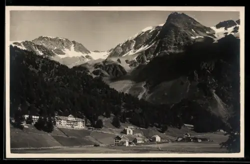AK Solda, Gruppo dell`Ortler con Hotel Solda e montagne imponenti sullo sfondo