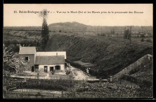 AK Dol-de-Bretagne /I.-et-V., Vue sur le Mont-Dol et les Marais prise de la promenade des Douves