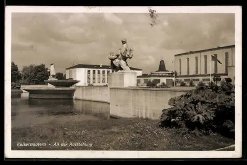 AK Kaiserslautern, An der Ausstellung, Panorama mit Skulpturen