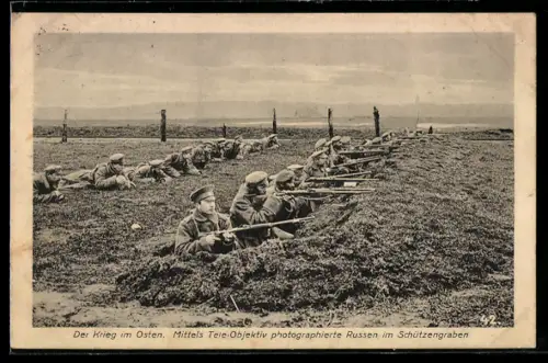 AK Russische Soldaten im Schützengraben mittels Tele-Objektiv fotografiert