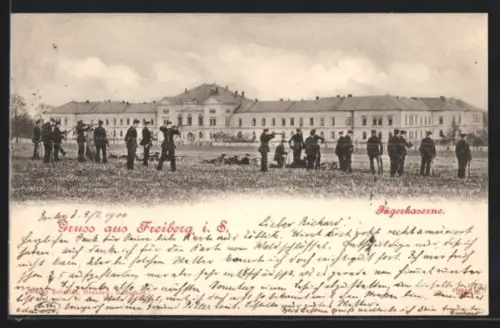 AK Freiberg i. Sa., Soldaten vor der Jägerkaserne