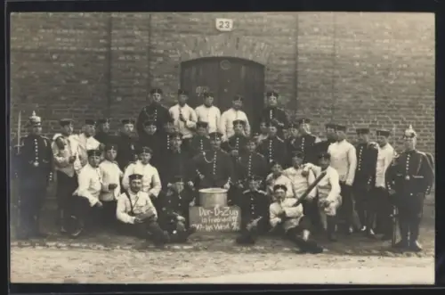 AK Friedrichsfeld bei Wesel, Soldaten in Uniform