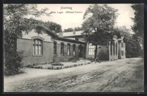AK Jüterbog, Altes Lager: Offizier-Casino mit Strassenpartie, Kaserne
