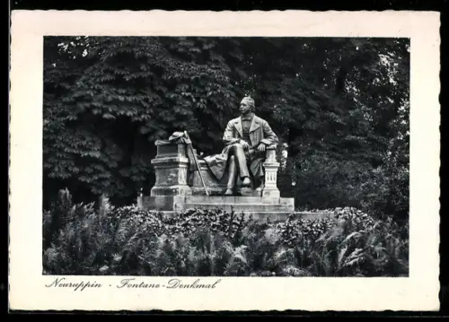 AK Neuruppin, Fontane-Denkmal