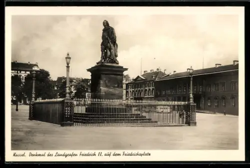 AK Kassel, Denkmal des Landgrafen Friedrich II. auf dem Friedrichsplatz