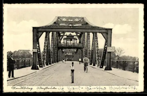 AK Rendsburg, Drehbrücke mit Radfahrer