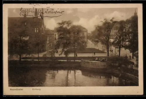 AK Neumünster, Kuhberg, Ortspartie mit Gewässer u. Strasse aus der Vogelschau
