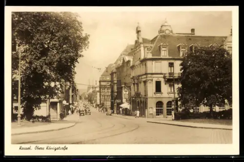 AK Kassel, Menschen und Fahrzeuge auf der Oberen Königstrasse