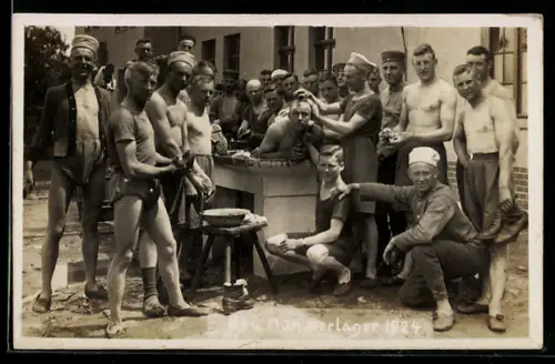 AK Munsterlager, Soldaten beim Waschen 1924