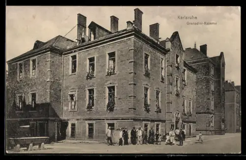 AK Karlsruhe, Grenadier-Kaserne mit Strassenpartie