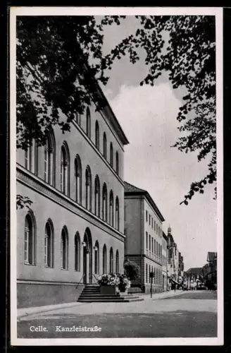 AK Celle, Kanzleistrasse mit grossem Gebäude