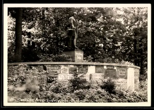 AK Berlin-Neukölln, Friedr.-Ludwig-Jahn-Denkmal