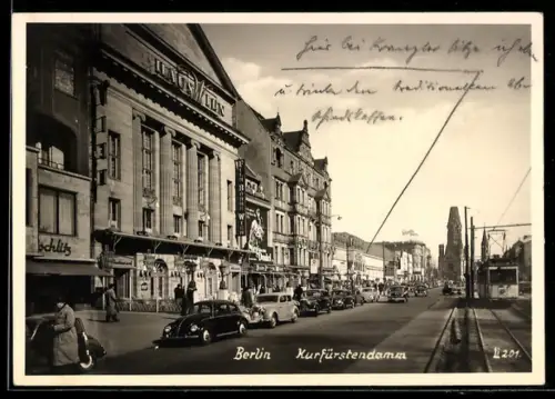 AK Berlin-Charlottenburg, Kurfürstendamm, Strassenszene mit Autos und Blick auf Kaiser-Wilhelm-Gedächtniskirche