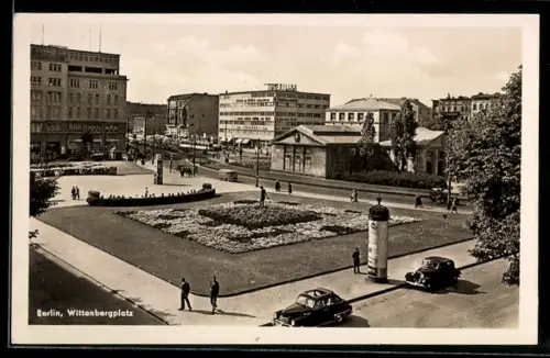 AK Berlin-Schöneberg, Wittenbergplatz, Platzansicht mit Blumenbeet, Strasse, U-Bahnhof, Litfasssäule
