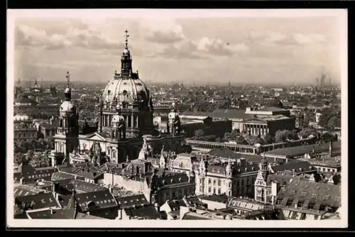 AK Berlin, Blick vom Rathausturm, Dom und Museum