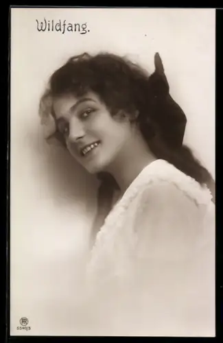 Künstler-AK Photochromie Nr. 5540/5: Wildfang, Frauenportrait