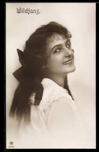 Künstler-AK Photochromie Nr. 5540/1: Wildfang, Frauenportrait