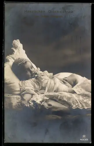 Künstler-AK Photochromie Nr. 4069/6: Kleinkind mit Haube, Glückwunsch zum frohen Ereignis