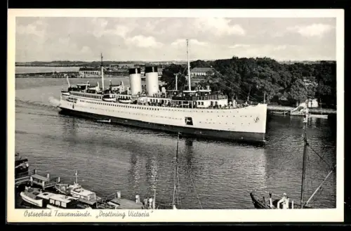 AK Fährschiff Drottning Victoria fährt in den Travemünder Hafen ein