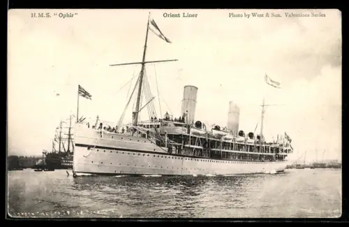 AK Dampfer H.M.S. Ophir der Orient Line in Fahrt als Britische Königliche Yacht