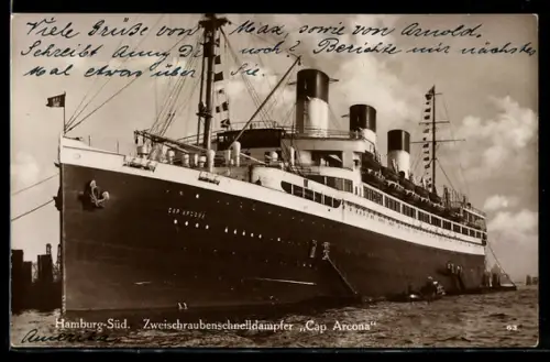 AK Passagierschiff Cap Arcona der Hamburg-Süd Reederei mit Versorgungsleichtern längsseits