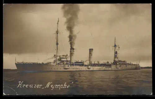Foto-AK Leichter Kreuzer Nymphe der Reichsmarine unter Dampf