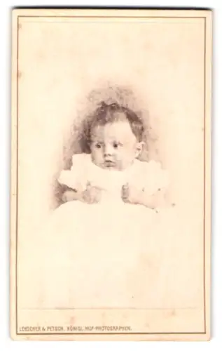 Fotografie Loescher & Petsch, Berlin, Leipziger Strasse 132, Anna v. Holle als Kleinkind