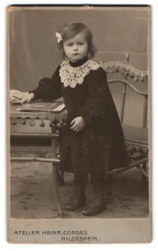 Fotografie Heinr. Cordes, Hildesheim, Zingel 36, Ruth als kleines Mädchen