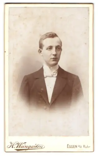 Fotografie H. Weingarten, Essen, Albert Hilger im Porträt