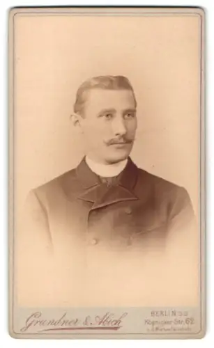 Fotografie Grundner & Abich, Berlin, Köpnicker-Str. 62, Franz Witte im Jahr 1888