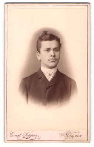 Fotografie Ernst Tepper, Berlin, Bergstr. 123, Herr Grüttel im Porträt