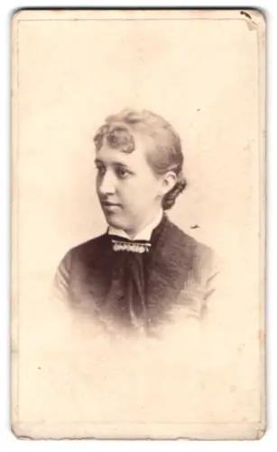 Fotografie Guyor & Wright, Auburn /NY, Genesee St 130, Edith Porter im Porträt