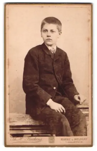 Fotografie Th. H. Backens, Marne /Holstein, Max König im Jahr 1892