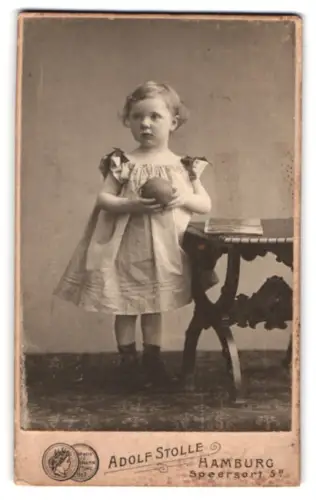 Fotografie Adolf Stolle, Hamburg, Speersort 5, Sophie Cordes als kleines Mädchen