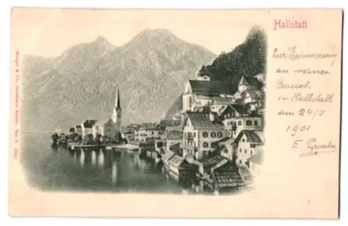 Relief-AK Hallstatt, Teilansicht mit Uferpartie, Kirche, See u. Bergpanorama