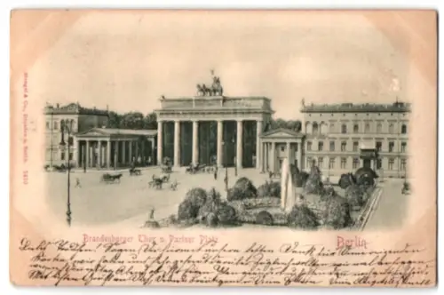 Relief-AK Berlin, Brandenburger Thor u. Pariser Platz mit Springbrunnen aus der Vogelschau
