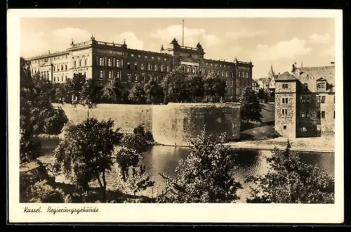 AK Kassel, Alt-Kassel, Regierungsgebäude, vom Wasser gesehen
