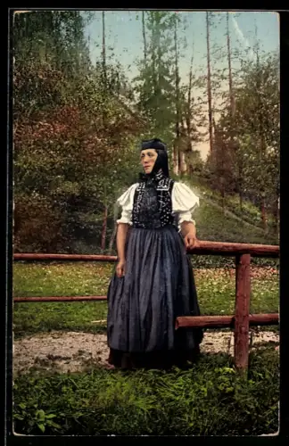 AK Langenschiltach /Schwarzwald, Mädchen in Tracht