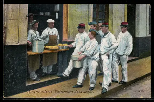 AK französische Infanteristen bei der Essensausgabe