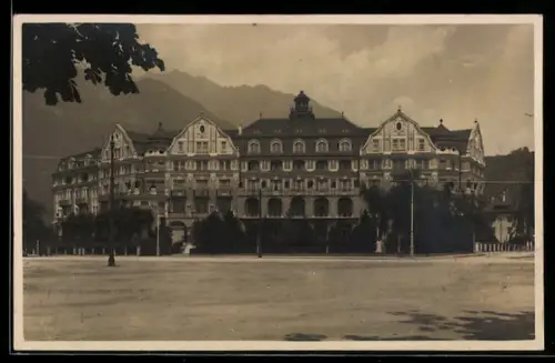 AK Merano, Hotel Emma in stile classico con montagne sullo sfondo