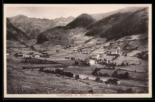 AK Fundres /Pusteria, Vista panoramica del villaggio tra le montagne