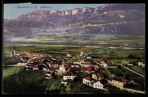 AK Neumarkt a. E., Vista panoramica del paese e montagne sullo sfondo