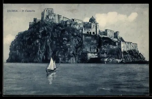 AK Ischia, Il Castello con barca a vela sul mare