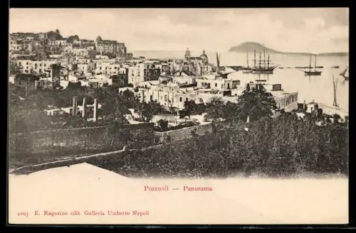 AK Pozzuoli, Panorama con vista sulla città e sulle barche a vela nel porto