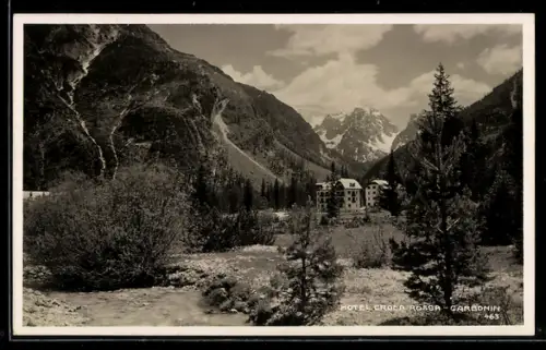 AK Carbonin, Hotel Croda Rossa con vista sulle montagne