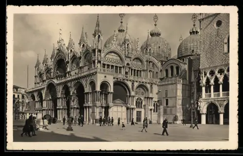 AK Venezia, Palazzo Ducale, angolo verso la Basilica di San Marco